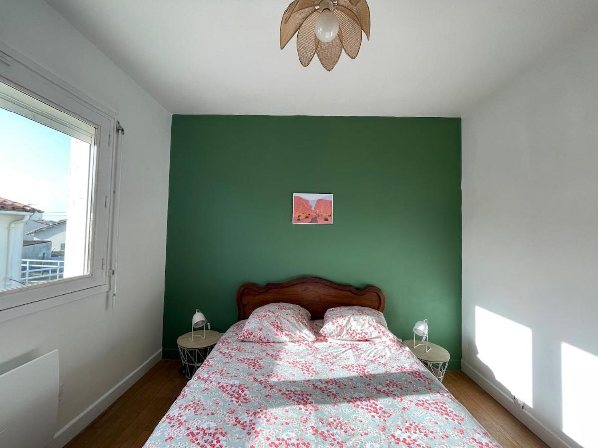 Maison Calme A Un 15min A Pied De La Holiday home